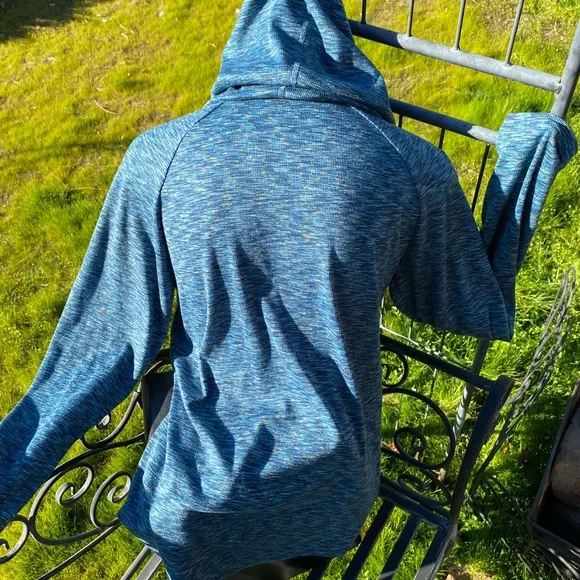 Columbia turquoise light weight activewear hoodie - Picture 5 of 5